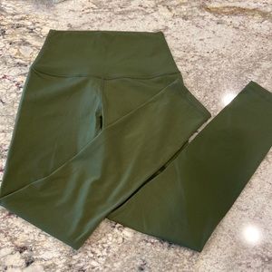 Women’s size small Born Primitive leggings